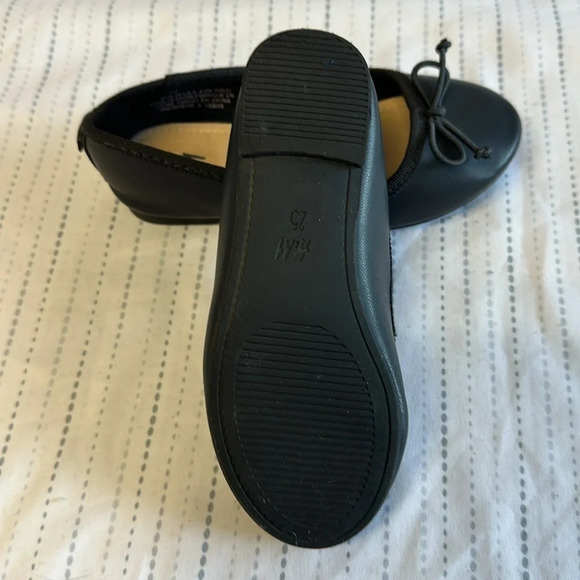 H&M - NWOT - Black Ballet Flats. Size 8.5 - Picture 7 of 7